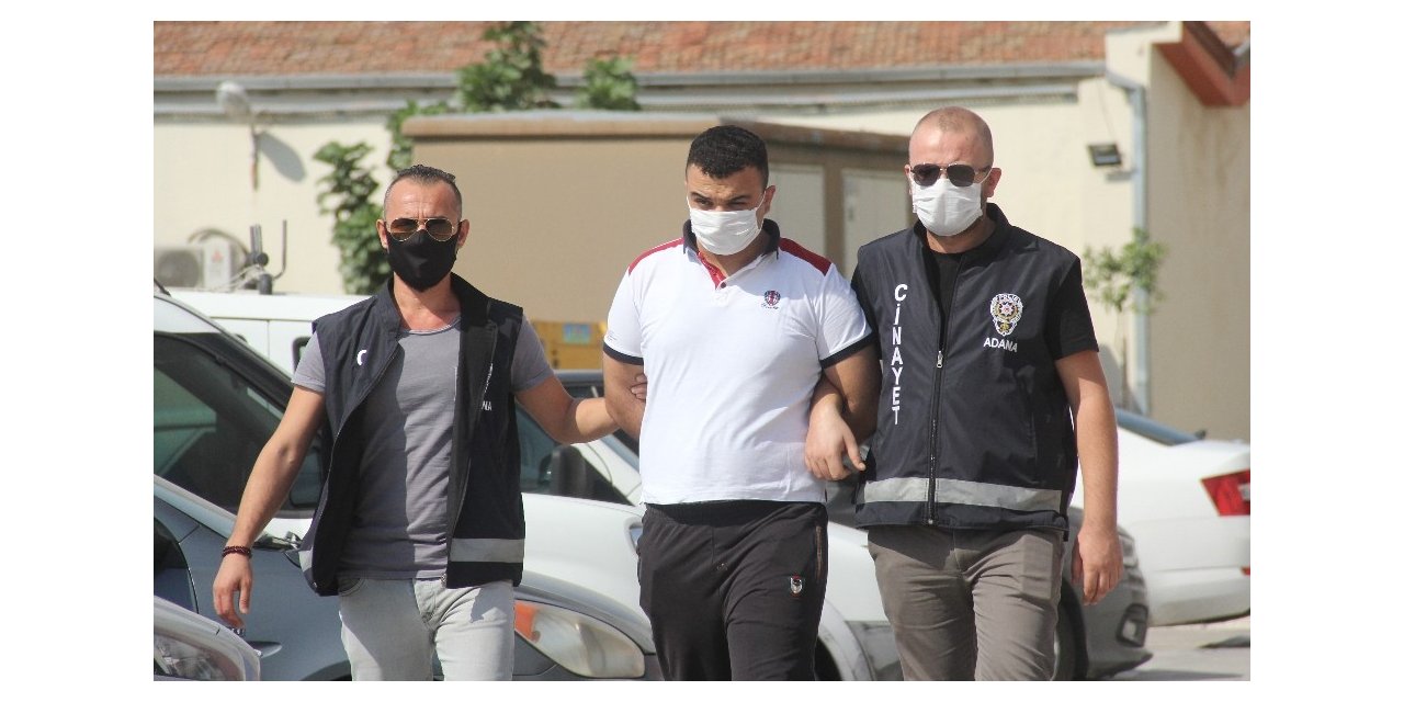 Arkadaşını, sosyal medyada kendisine hakaret ettiği için öldürmüş