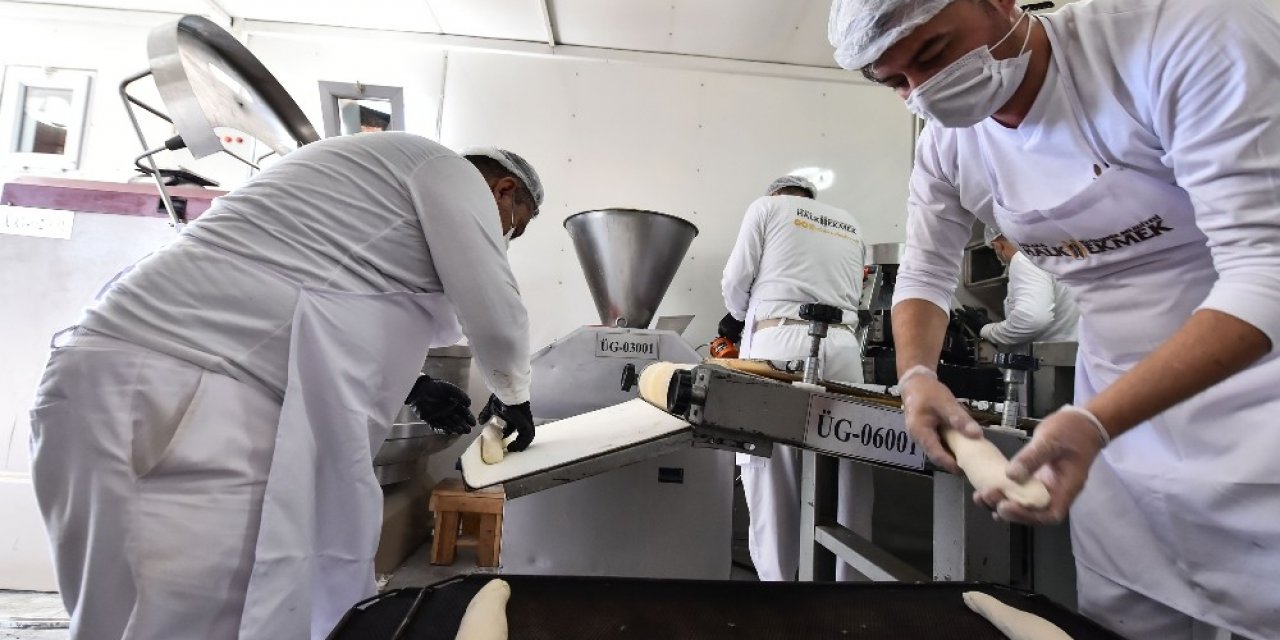 Halk Ekmek mobil ekmek fırını ile Başkent yollarında