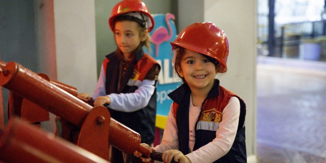 Çocuklar Ülkesi, kız çocuklarının özgüvenini artıracak aktivitelere destek verdi