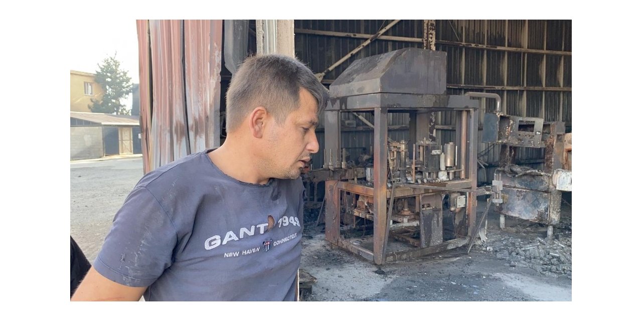 Yerleşim yerlerine de ulaşan yangın, fabrikaları büyük zarara soktu
