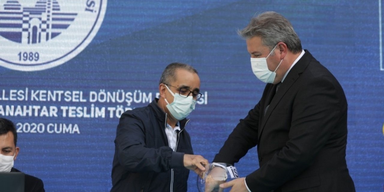 Melikgazi Belediyesi anahtarlık değil, evlerin anahtarlarını teslim etti