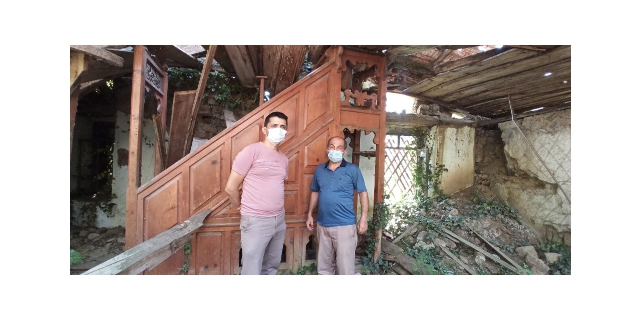 300 yıllık cami bakımsızlık ve ihmalin kurbanı oldu