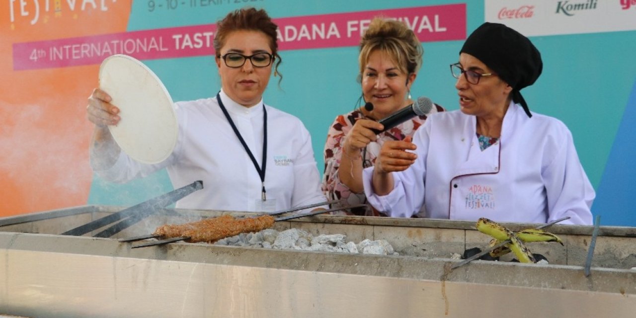 Adana Lezzet Festivali’nde kadın şefler mangal başına geçti