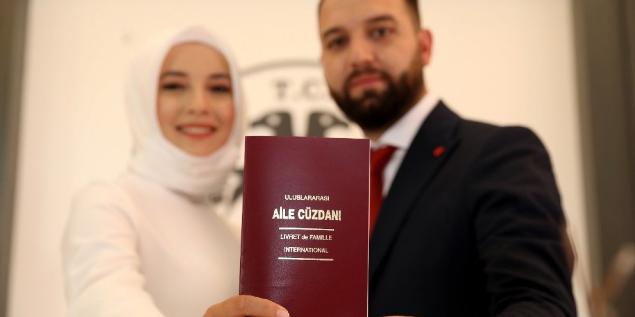 Evlilik için 10.10.2020 tarihini seçtiler