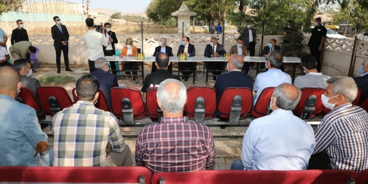 Elazığ il protokolü, Aksaray Mahallesi  sakinleriyle bir araya geldi