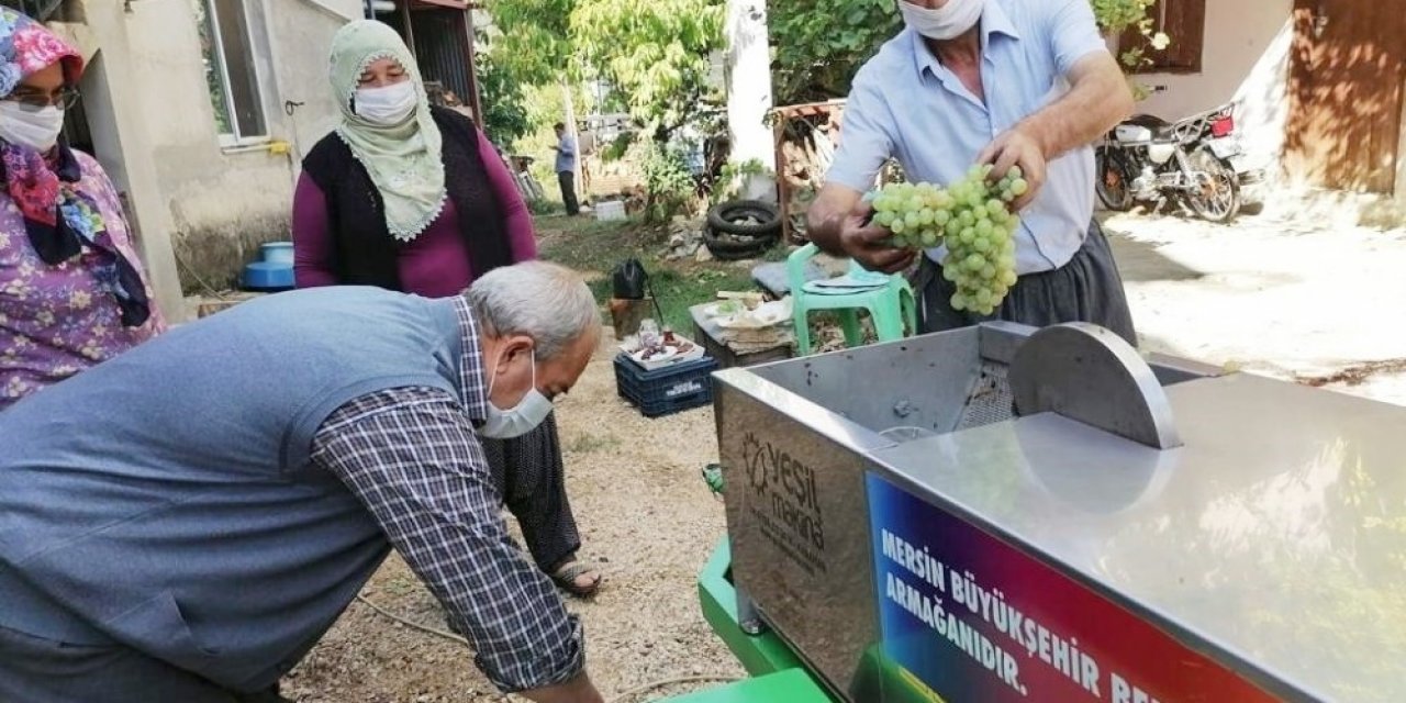 Üzüm suyu artık ayaklarla değil makinelerle elde ediliyor