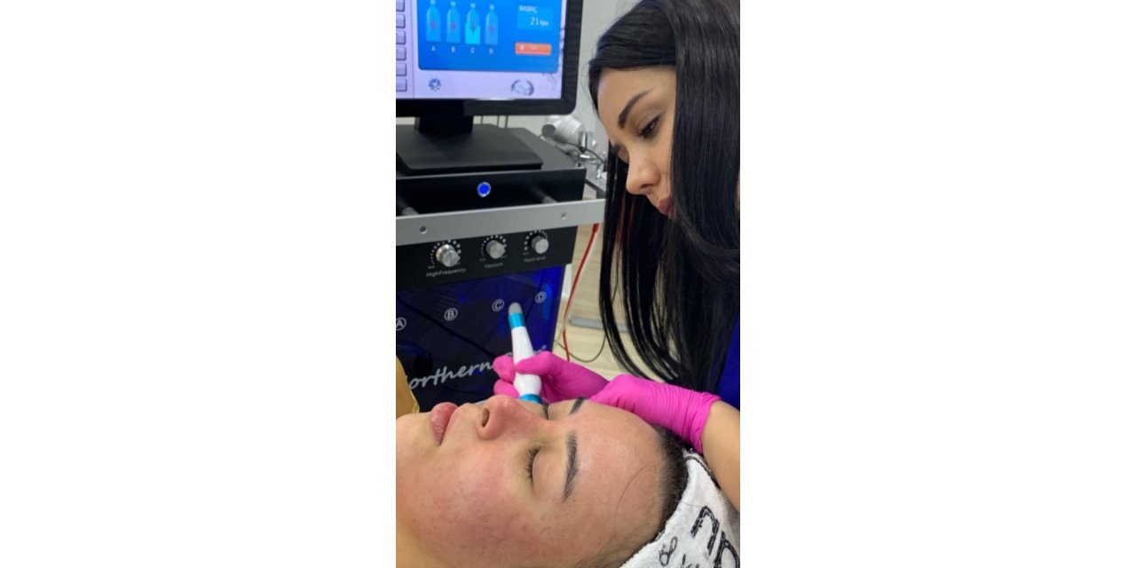 Dilan Polat Ataşehir’de cilt çatlaklarına Dipomed çözümü