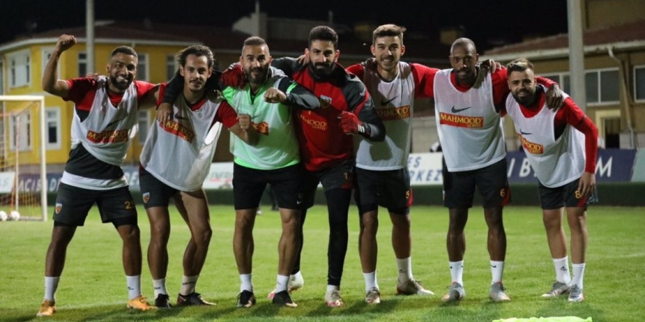 Fernandes örümcek ağlarını aldı