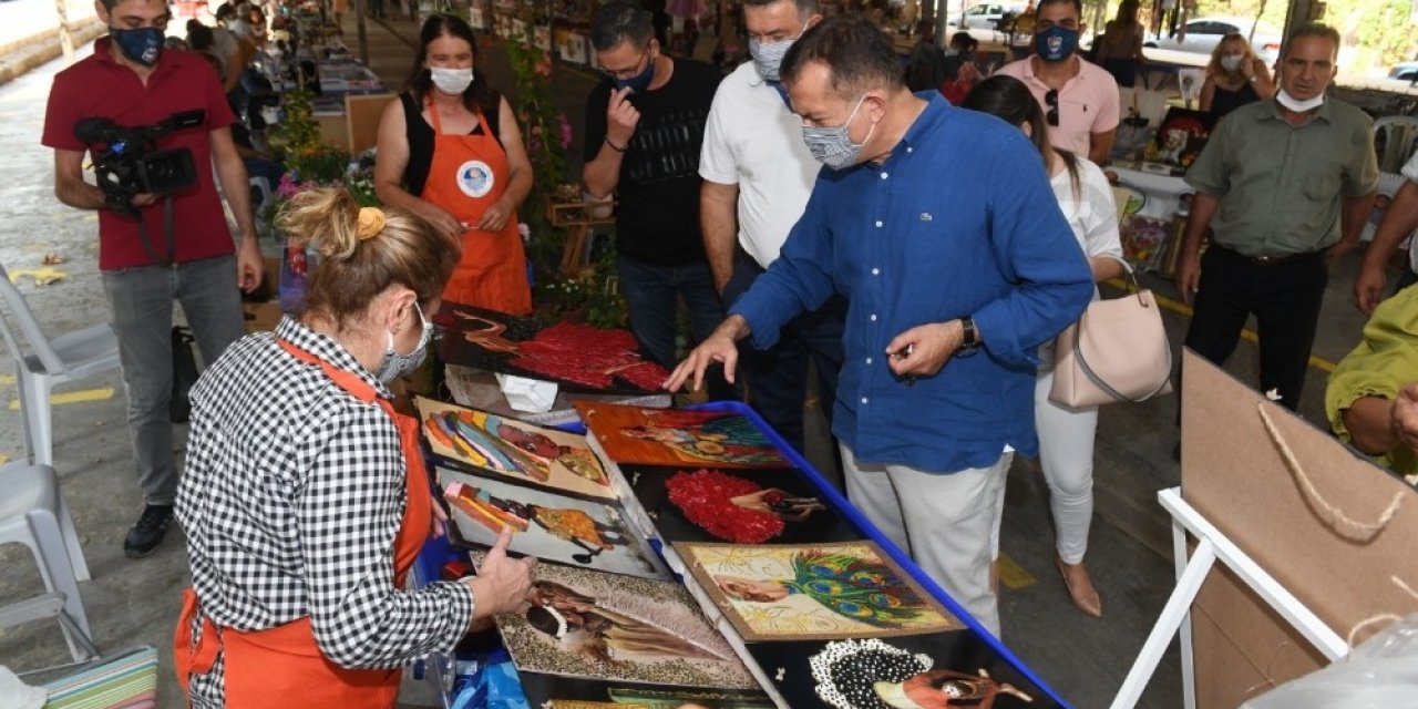 Kadınlar, Pazar Ötesi Kadın Üretici Pazarında hünerlerini sergiledi