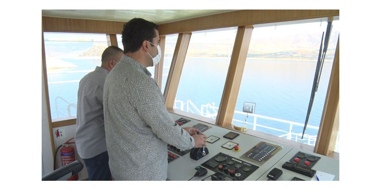Başkan Alan, Elazığ-Tunceli arasında feribotla yolcu taşıdı