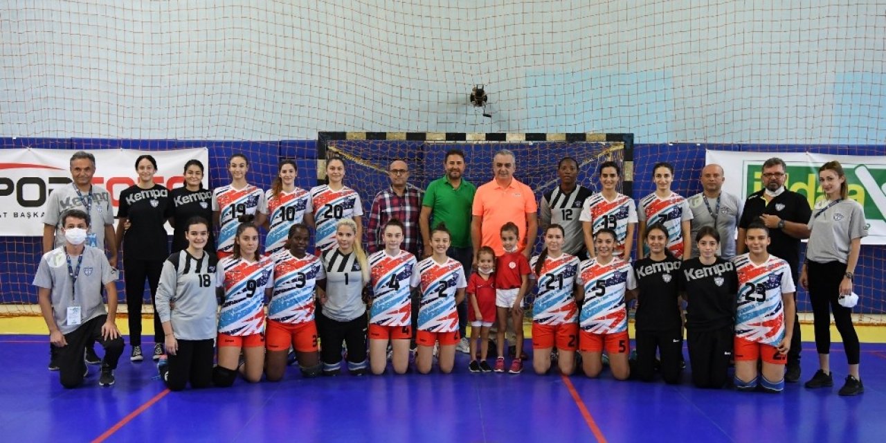 Konyaaltı’nın Mavi Kelebekleri, kendi sahasında kazandı