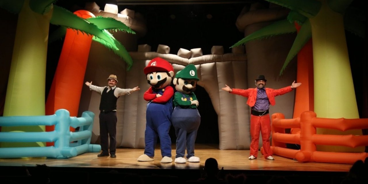 Eyüpsultanlı çocuklar “Süper Mario” ile buluştu