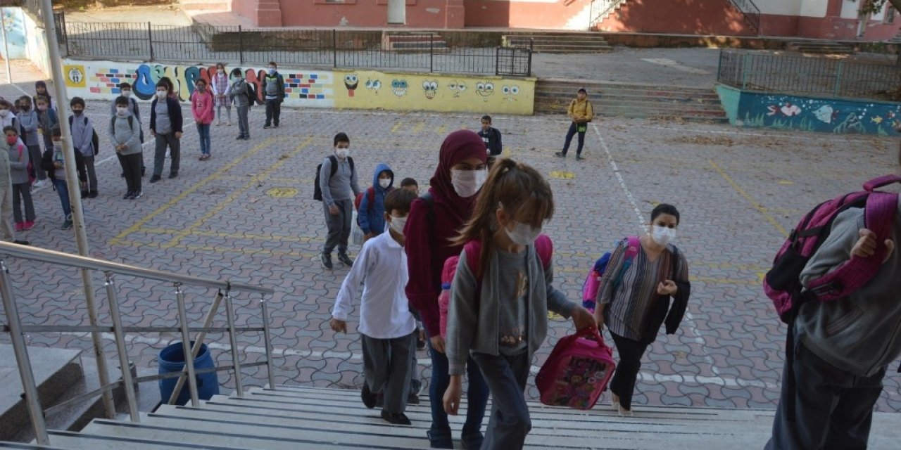 Orhangazi’de 1731 öğrenci ders başı yaptı