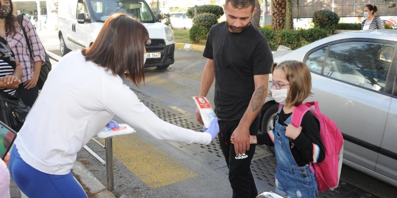 Öğrencilerin Maskeleri Balçova Belediyesinden