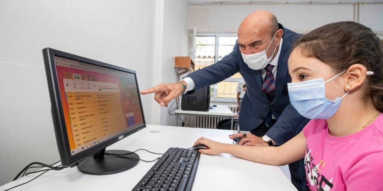 Başkan Soyer’den “askıda tablet” kampanyası