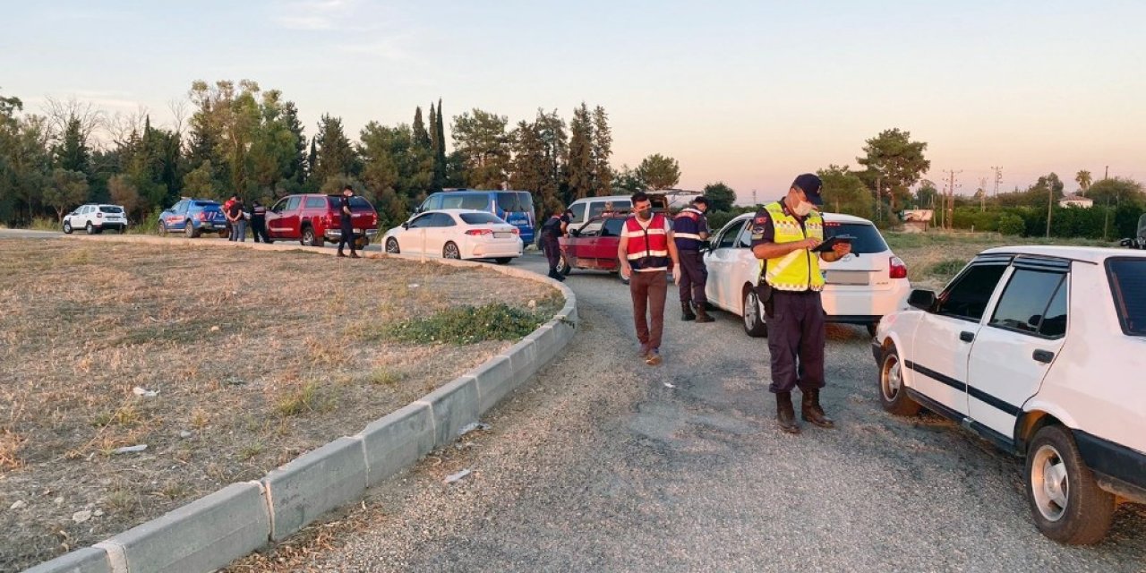 Ceyhan ve Kozan’da araç ve sürücülere 15 bin TL para cezası
