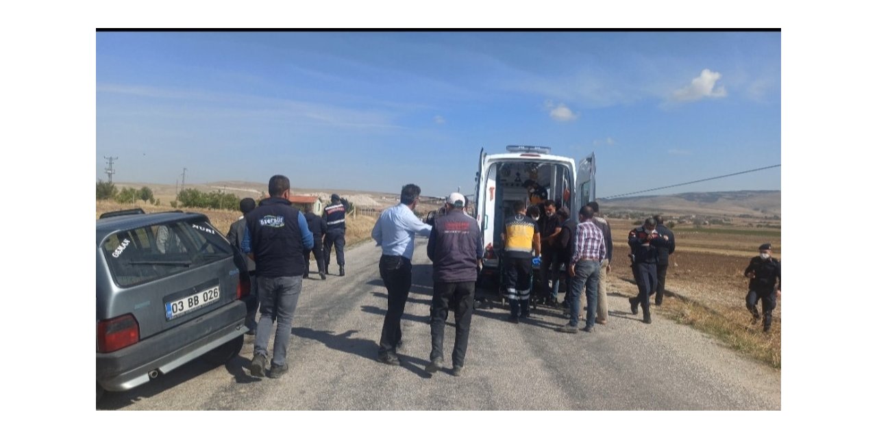 Ambulans helikopter kazada ağır yaralanan kişi için karayoluna indi