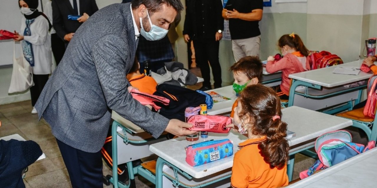 Kestel Belediyesi’nden 4 bin öğrenciye kırtasiye desteği