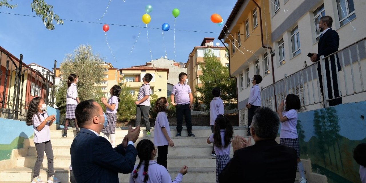 Bilecik’te eğitim balonların uçurulması ile başladı