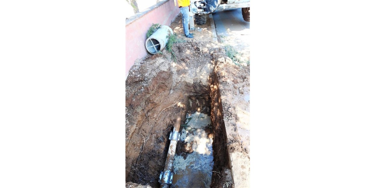 Sandıklı Belediyesi kanalizasyon hatlarında bakım yaptı