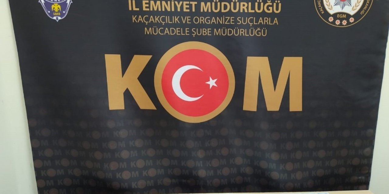 29 adet sahte 100 TL’lik banknotla yakalandı