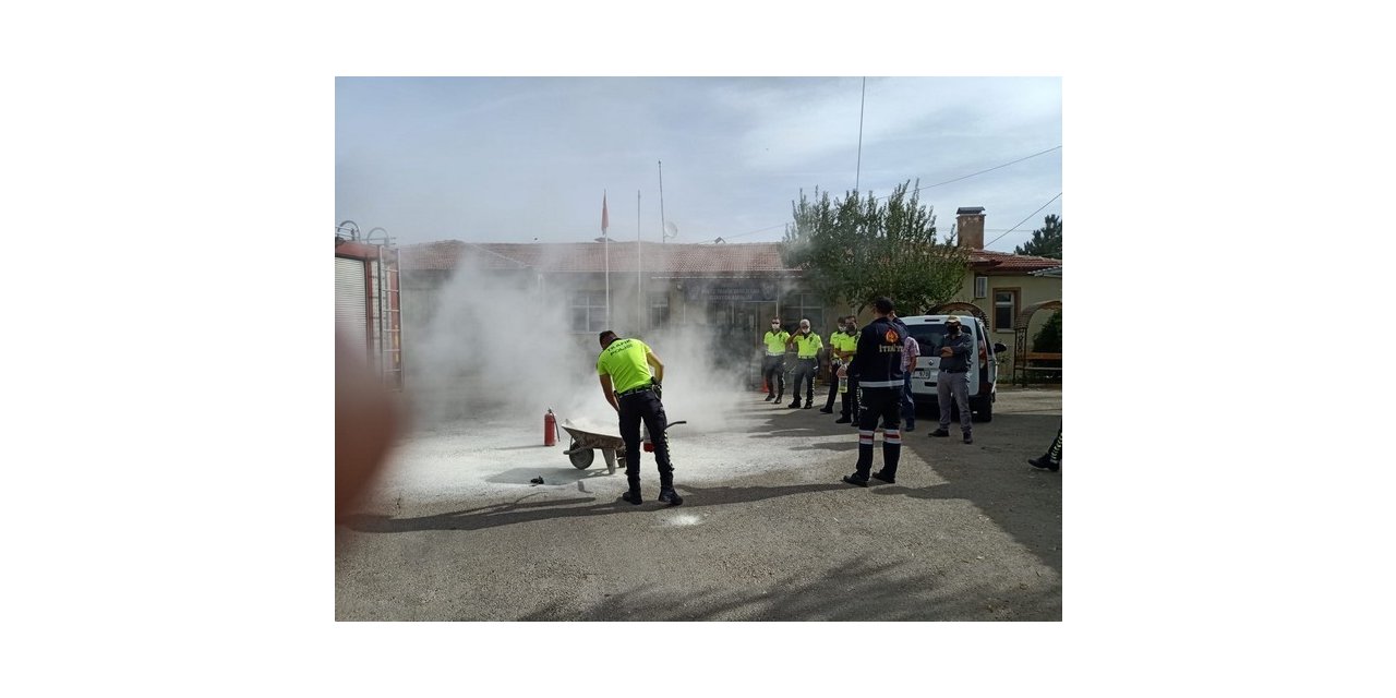 Sandıklı’da yangın söndürme eğitimleri devam ediyor