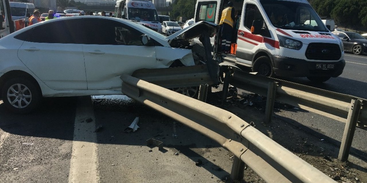 TEM’de kaza: 2’si polis 5 yaralı