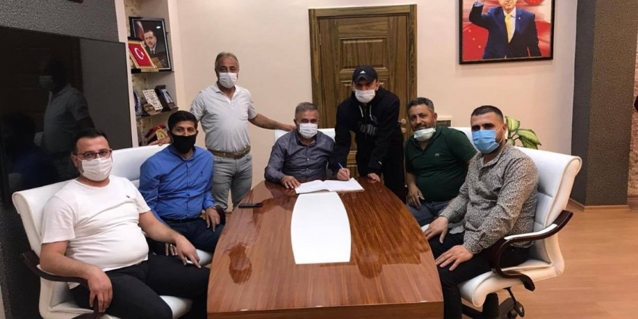 Develispor Ahmet İzgi ile sözleşme imzaladı