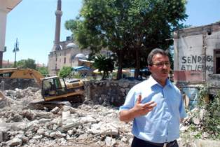 Hançerli yıkım çalışmalarını inceledi