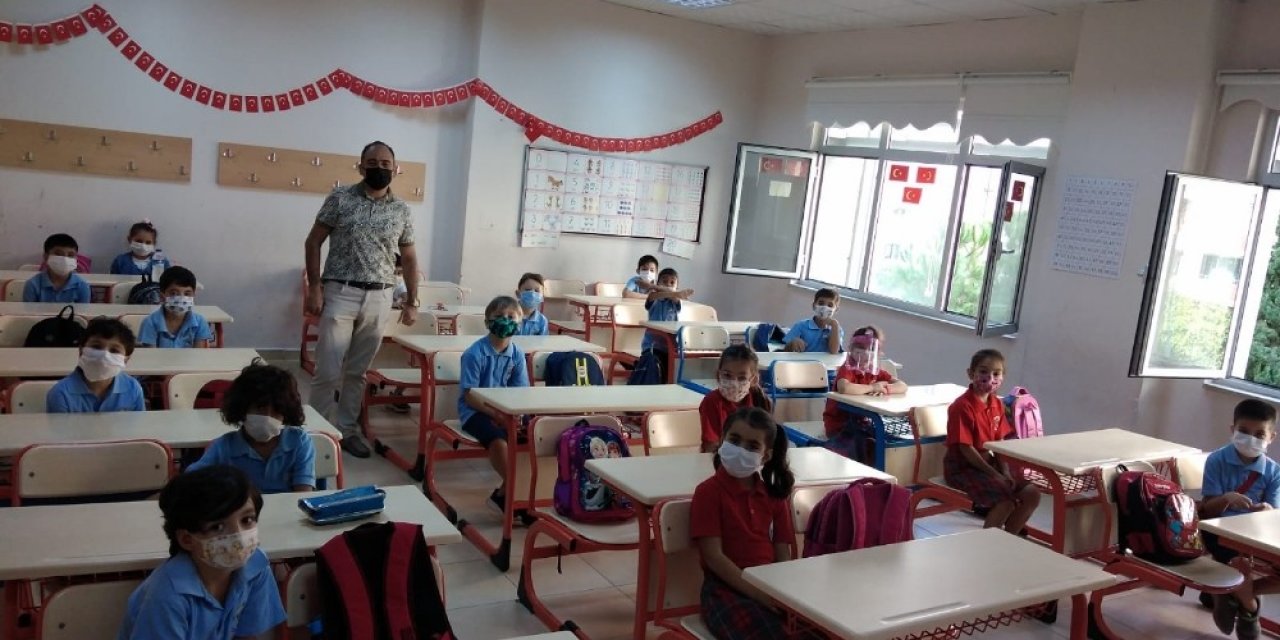 Polis hem öğrencileri hem velileri bilgilendirdi