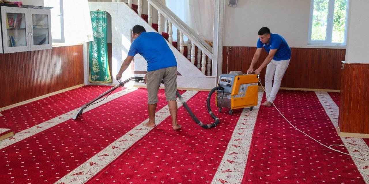 Erdemli Belediyesi’nin camilere desteği sürüyor