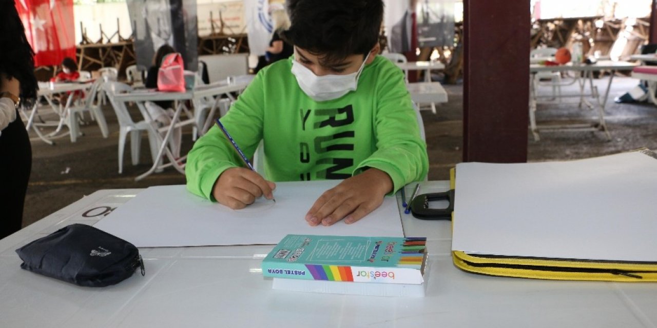 Kartal Belediyesi Sanat Akademisi resim kursu sınavı sıkı önlemlerle yapıldı