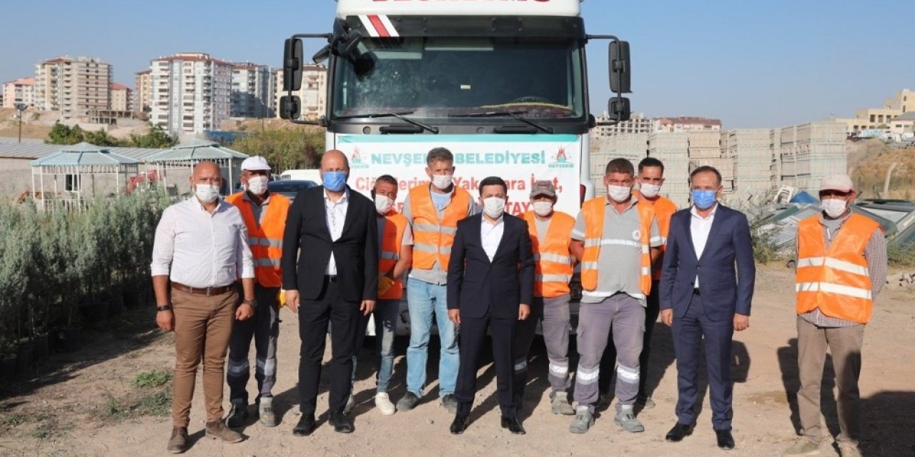 Nevşehir Belediyesi, Hatay’a bir tır fidan gönderdi