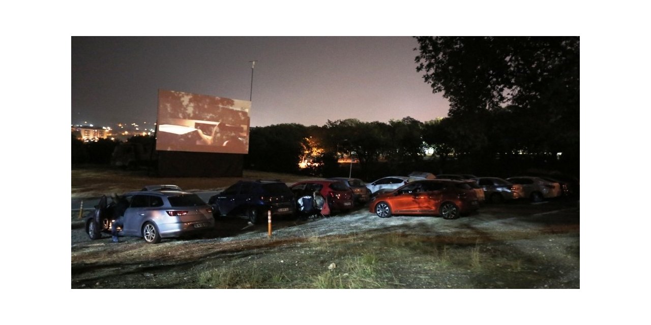 Arabalı sinema keyfi