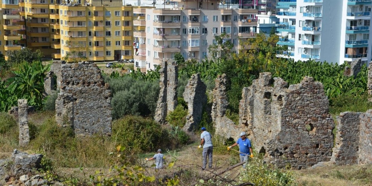 Naula Antik Kenti restorasyon için temizleniyor