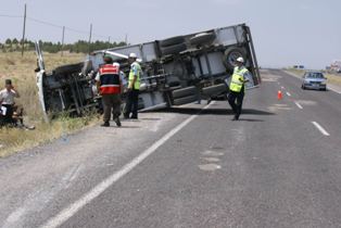 Aksaray'da askeri araç devrildi