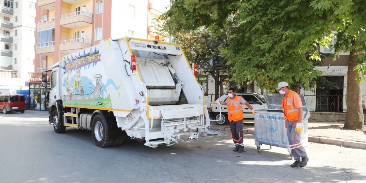 Talas’ta çöp konteynerlerinde kötü kokuya son