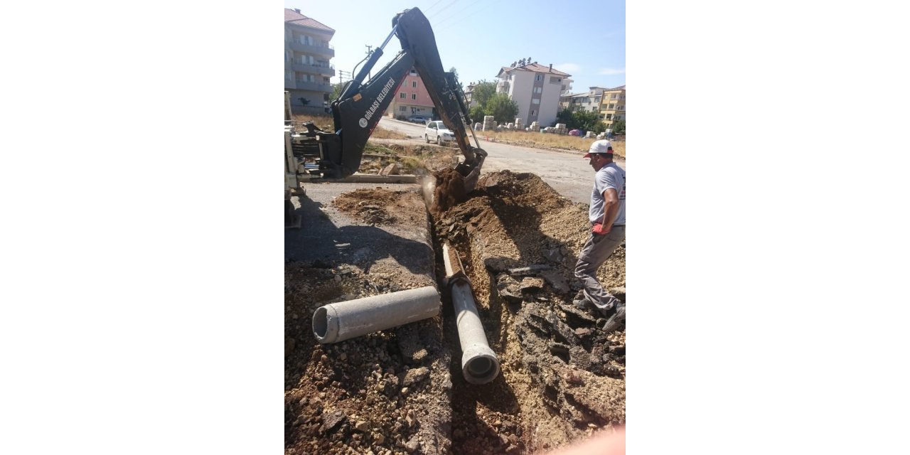 İki mahalleye yağmur suyu tahliye boruları döşendi