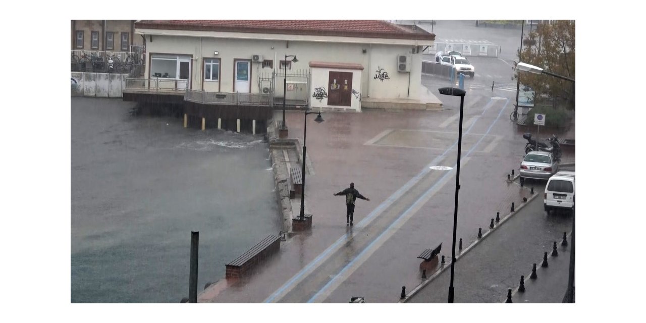 Herkes kaçacak yer ararken, o tadını çıkarttı