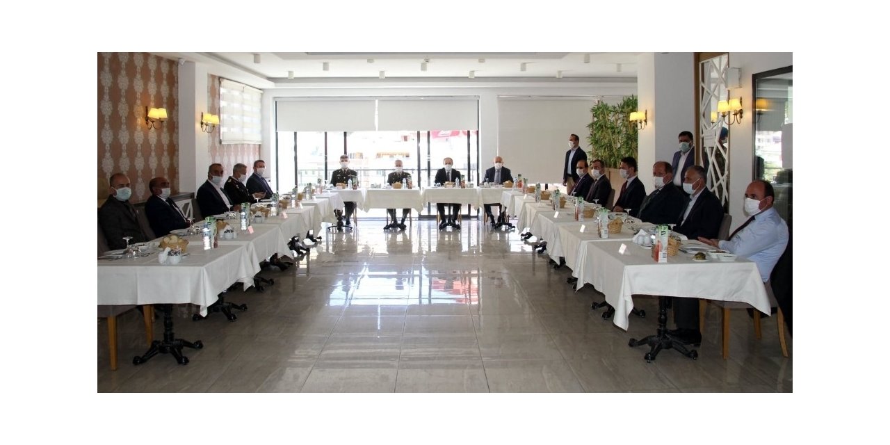 Bayburt İl Garnizon Komutanı Diker’e veda yemeği düzenlendi