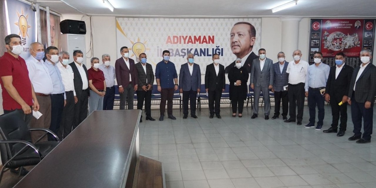 AK Partide ilçe kongreleri sonrası ilk toplantı