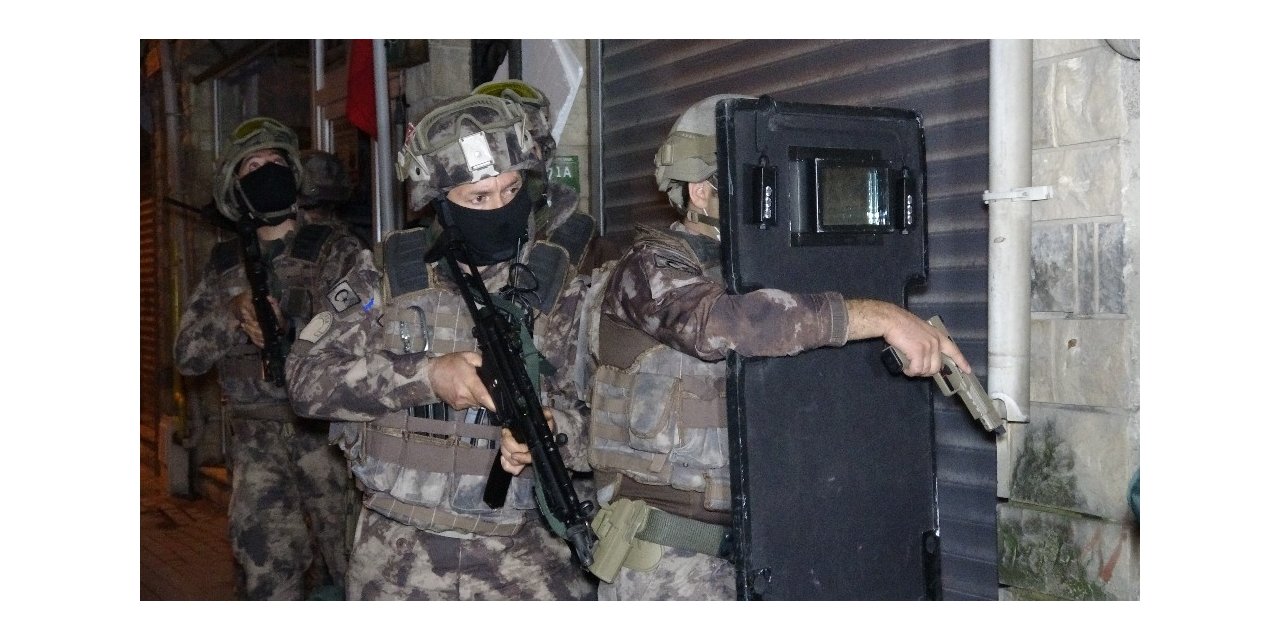 Bursa’da silah kaçakçılarına şafak vakti operasyon düzenlendi, çok sayıda şüpheli gözaltına alındı