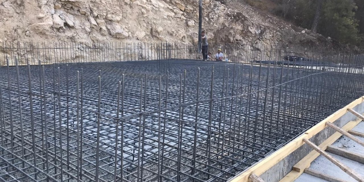 Akhisar’da damla sulama tesisi çalışmaları devam ediyor