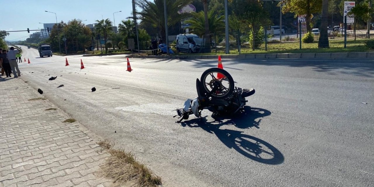 Alanya’da hafif ticari araç ile motosiklet çarpıştı: 1 ölü