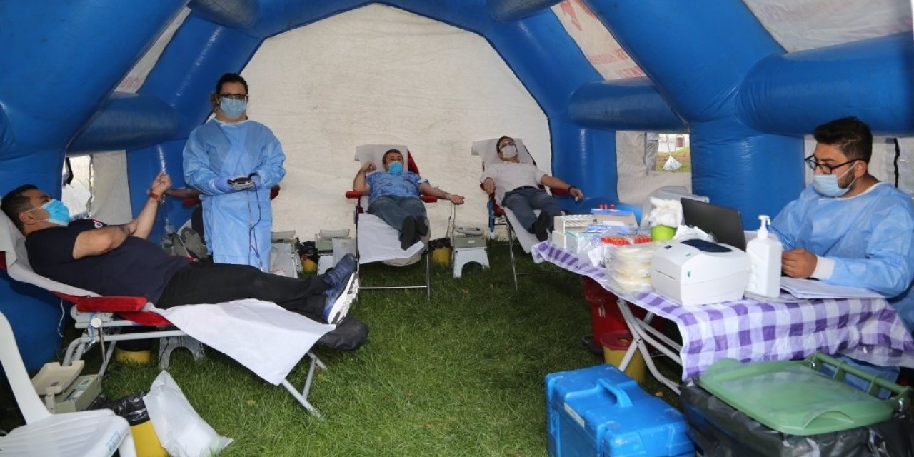 ERÜ Hastanelerinde ‘Gönüllü Kan Bağışı Etkinliği’ düzenlendi