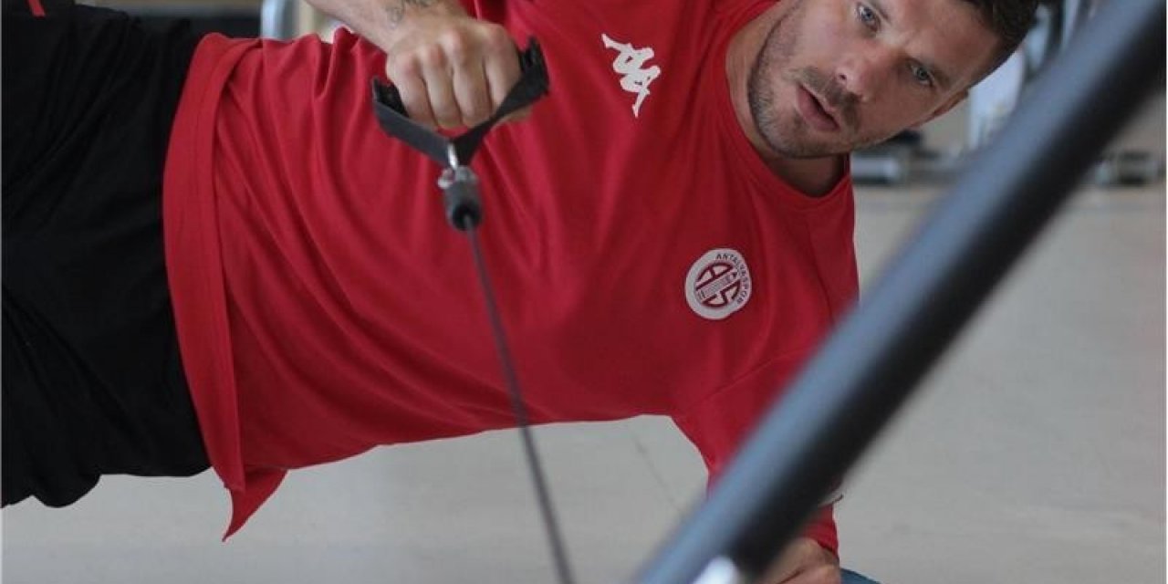 Antalyaspor’da Podolski ilk 11’e dönüyor