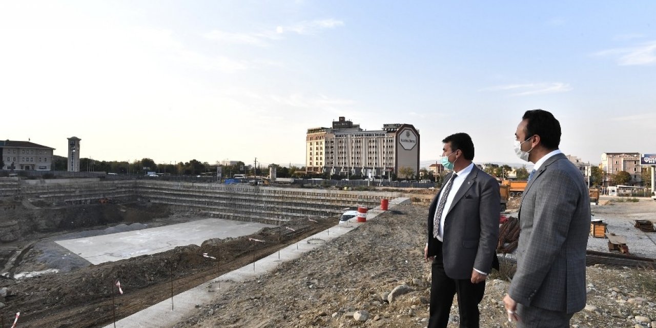 Bursa’nın en büyük meydanı temel için hazır