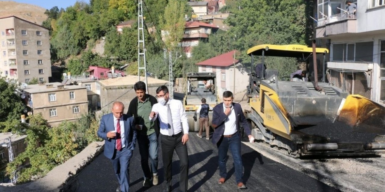 Bitlis Belediyesinden yol asfaltlama çalışması
