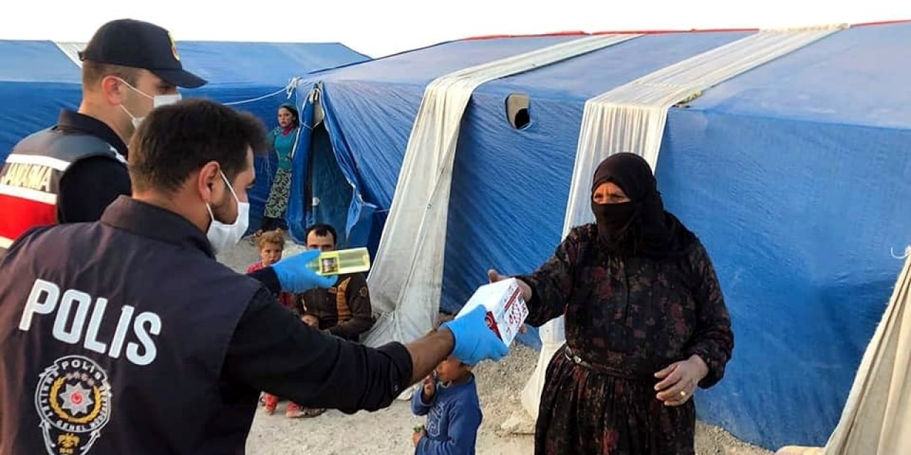 Mevsimlik tarım işçilerine maske ve dezenfektan