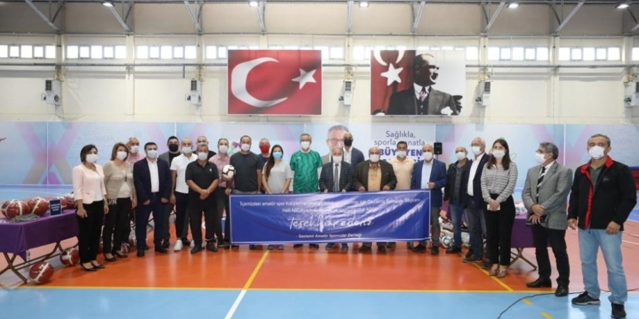 Gaziemir Belediyesinden amatör spor kulüplerine malzeme desteği